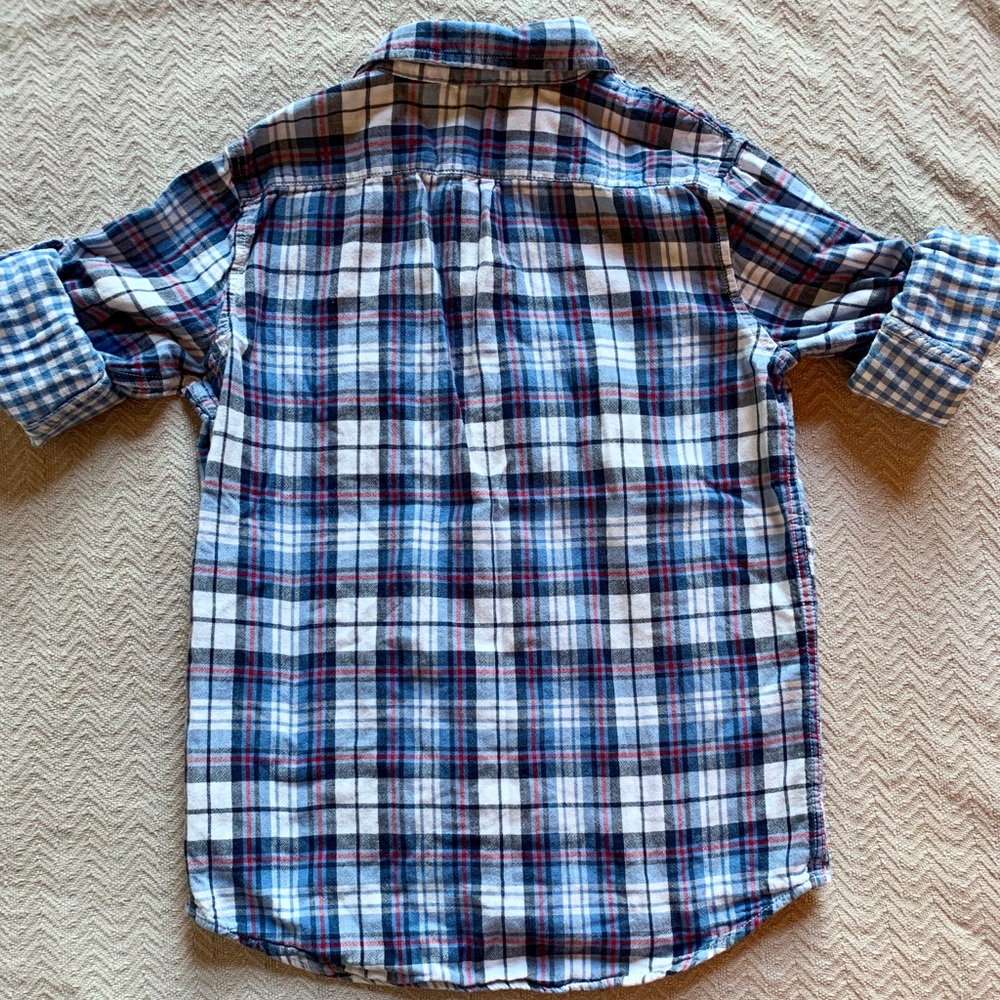 ✨Plaid Button Up - Picture 3 of 7